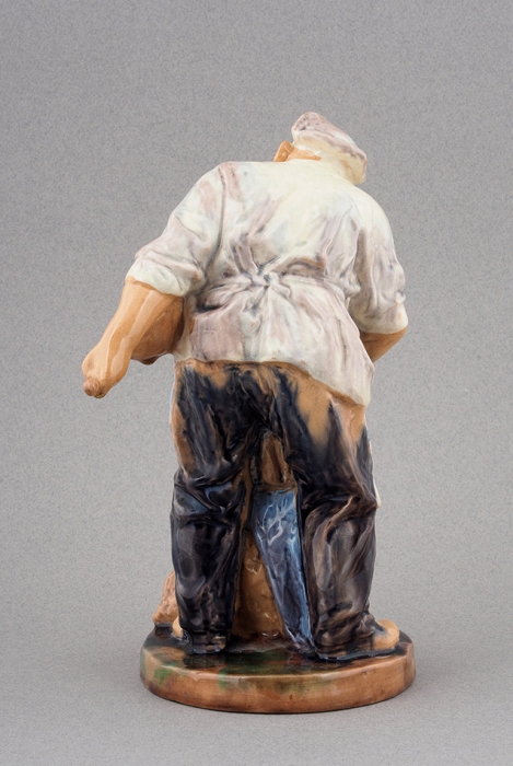 Скульптура «Кот и повар». СССР, Гжель, автор модели В.А. Михалёв. 1950-е — 1960-е. Керамика, поливы. Высота 27,5 см.