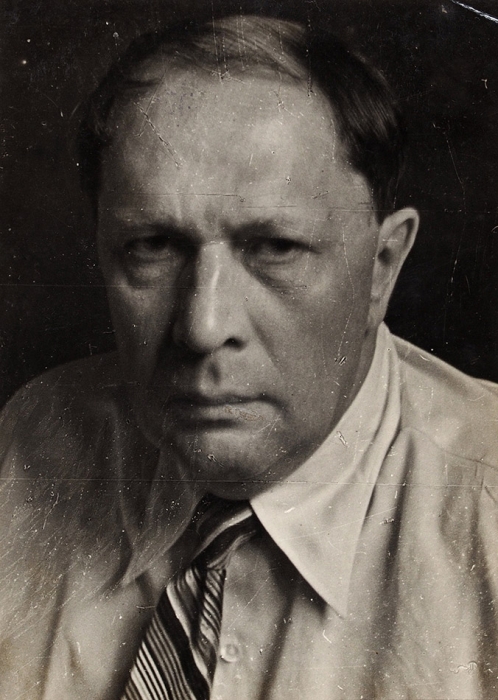 Фотография: Портрет писателя А.Н. Толстого. М.: Моссоюзфото, [конец 1920-х — начало 1930-x].