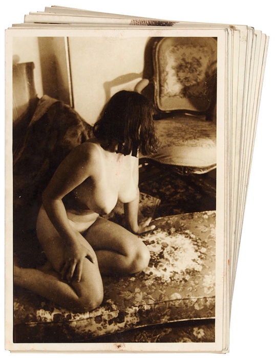 Двадцать эротических любительских фотографий с одной обнаженной женской моделью. Россия (?), 1930-е гг.