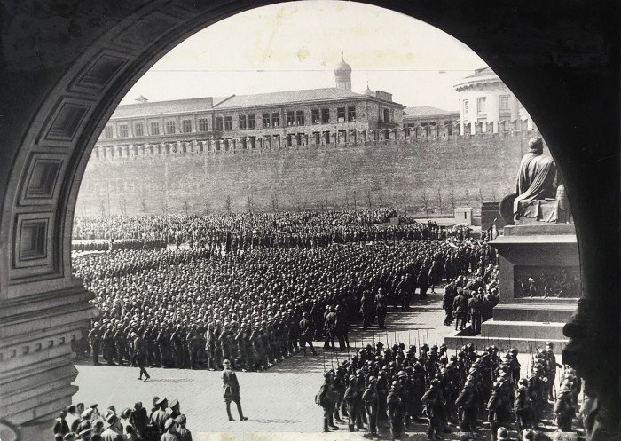Фотография «Парад на Красной площади» / фото А. Прохорова. М., 1927.