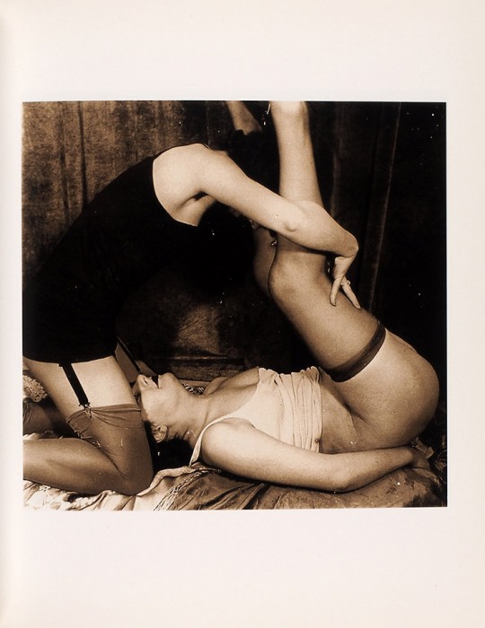 Озорной Париж. Эротические фотографии двадцатых годов. [Naughty Paris. Erotic photographs of the twenties. На англ. яз.]. [Кёльн]: Benedikt Taschen, 1994.